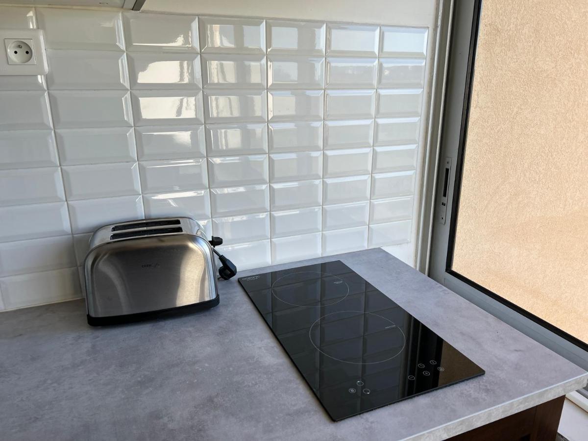 Joli Studio Tres Clair A Proximite Mer Pour 3 Personnes La Londe-les-Maures Extérieur photo