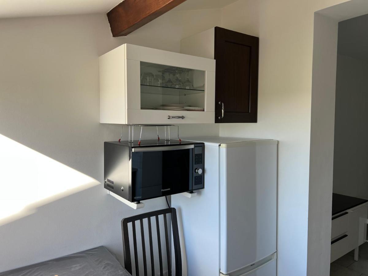 Joli Studio Tres Clair A Proximite Mer Pour 3 Personnes La Londe-les-Maures Extérieur photo