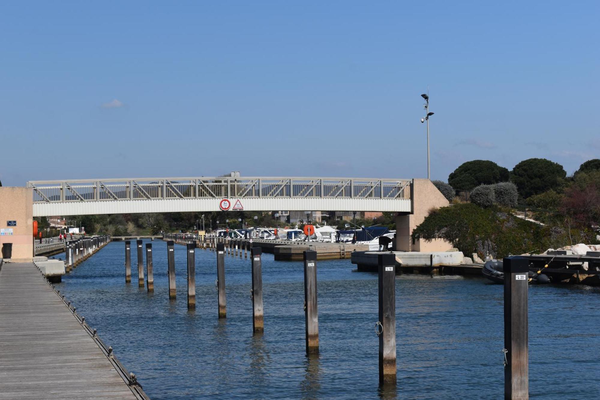 Joli Studio Tres Clair A Proximite Mer Pour 3 Personnes La Londe-les-Maures Extérieur photo